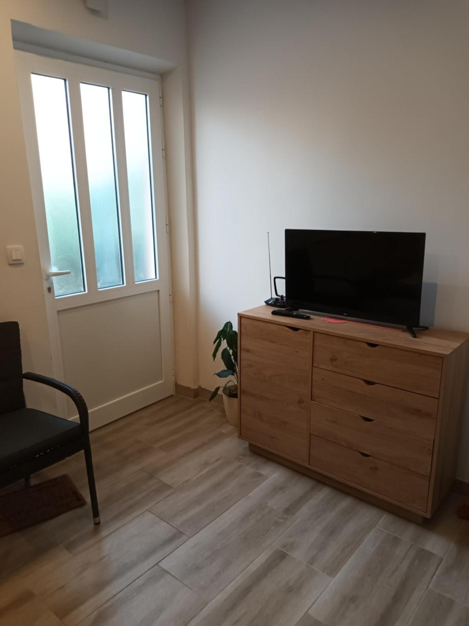 Cici Apartman Dugi Rat Kültér fotó
